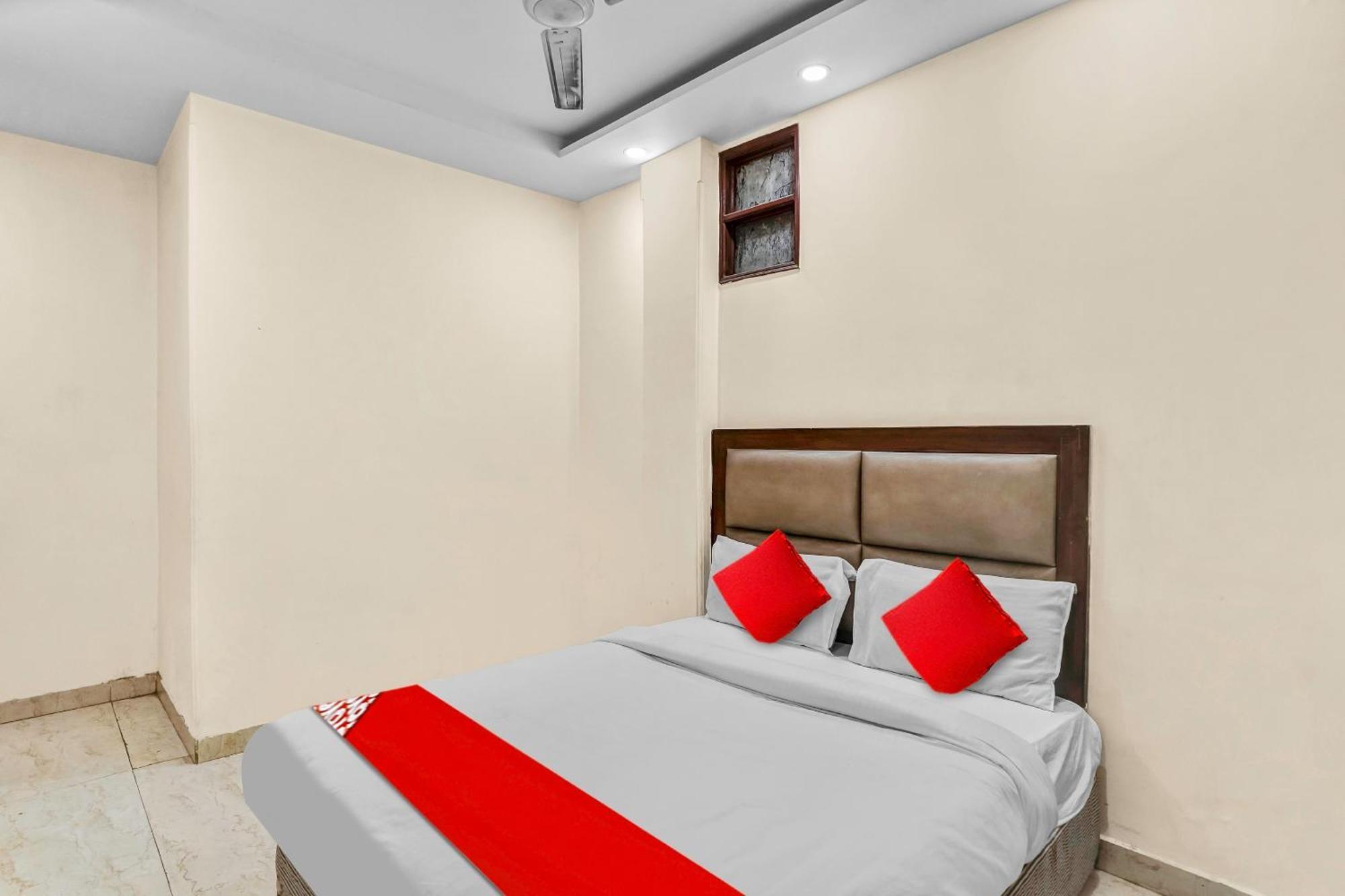 Hotel O Delhi Empire Нью-Дели Экстерьер фото