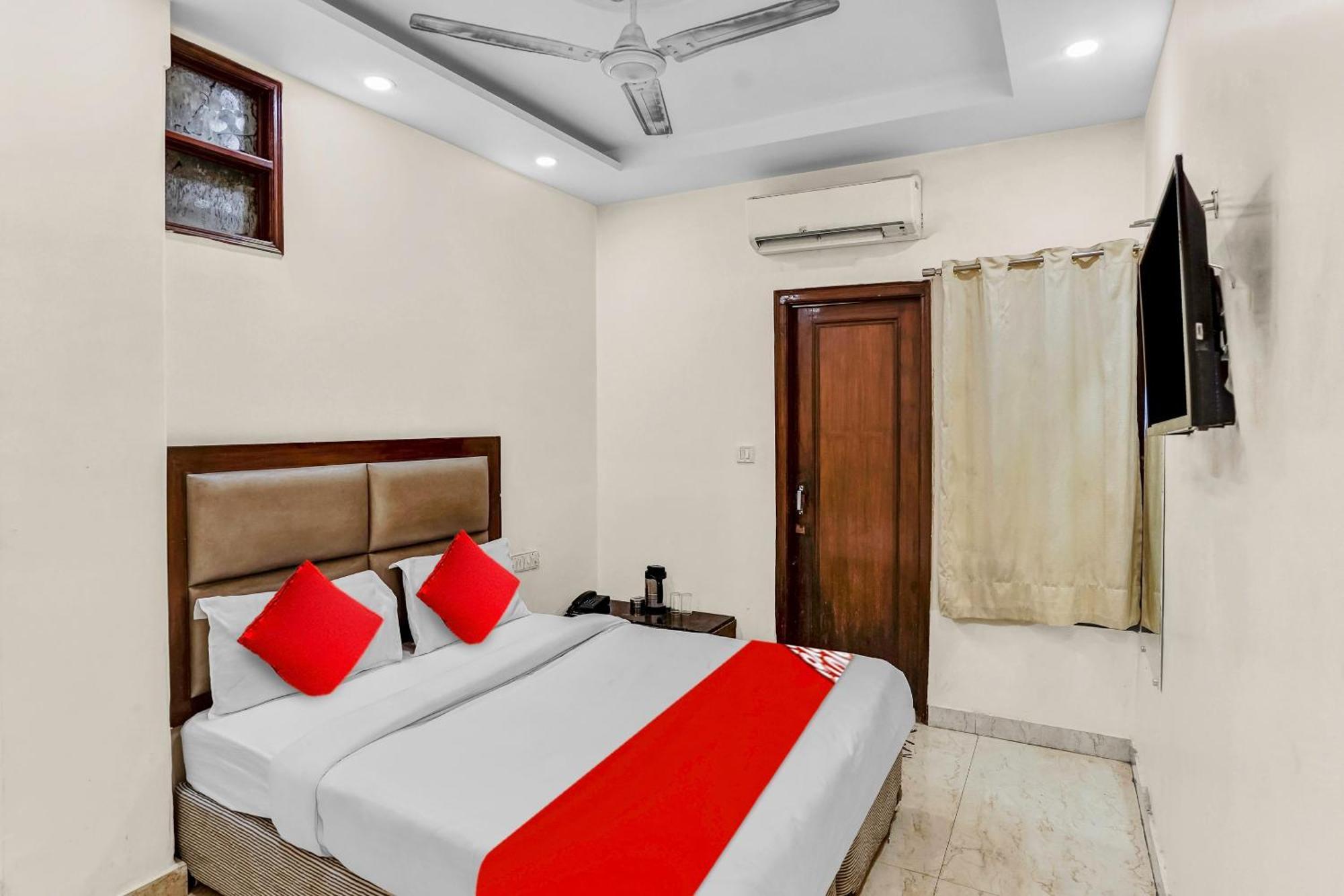 Hotel O Delhi Empire Нью-Дели Экстерьер фото