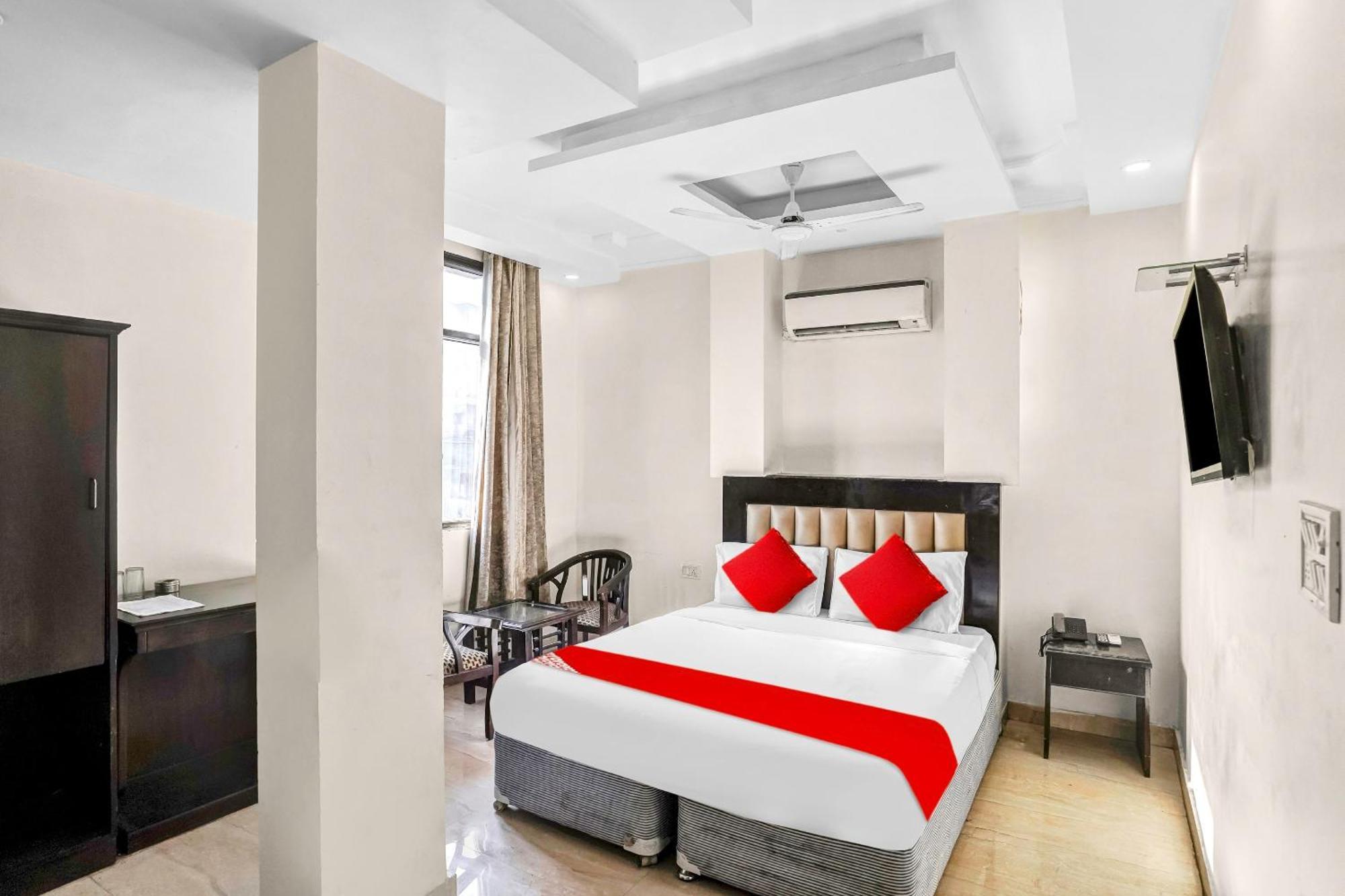 Hotel O Delhi Empire Нью-Дели Экстерьер фото