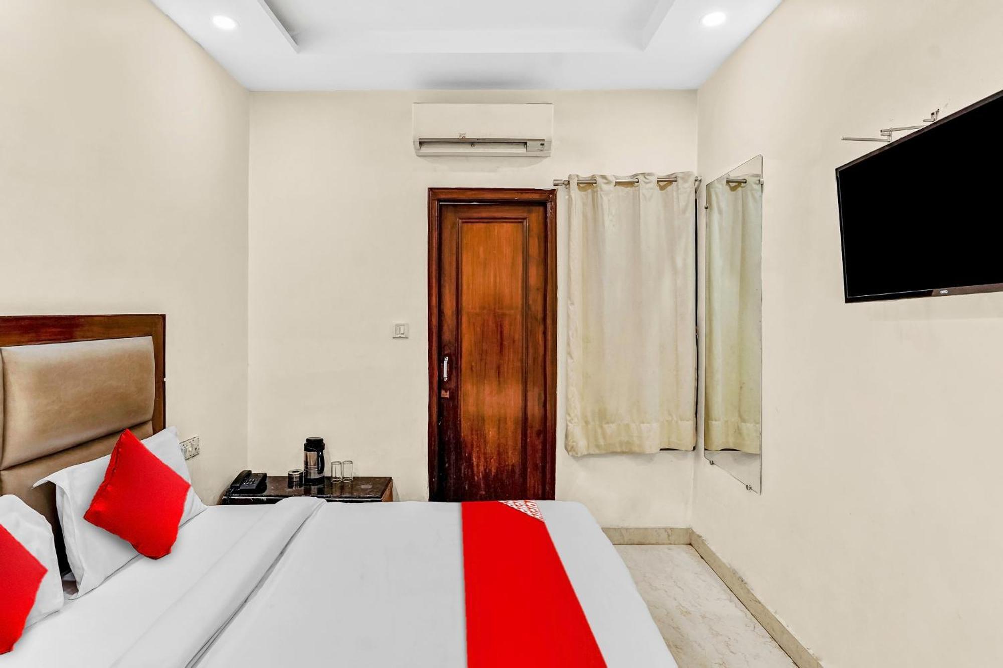 Hotel O Delhi Empire Нью-Дели Экстерьер фото
