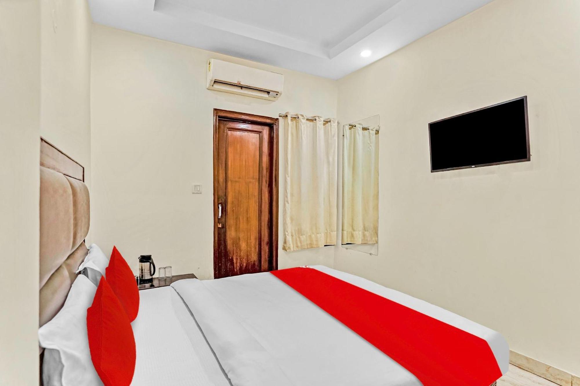 Hotel O Delhi Empire Нью-Дели Экстерьер фото