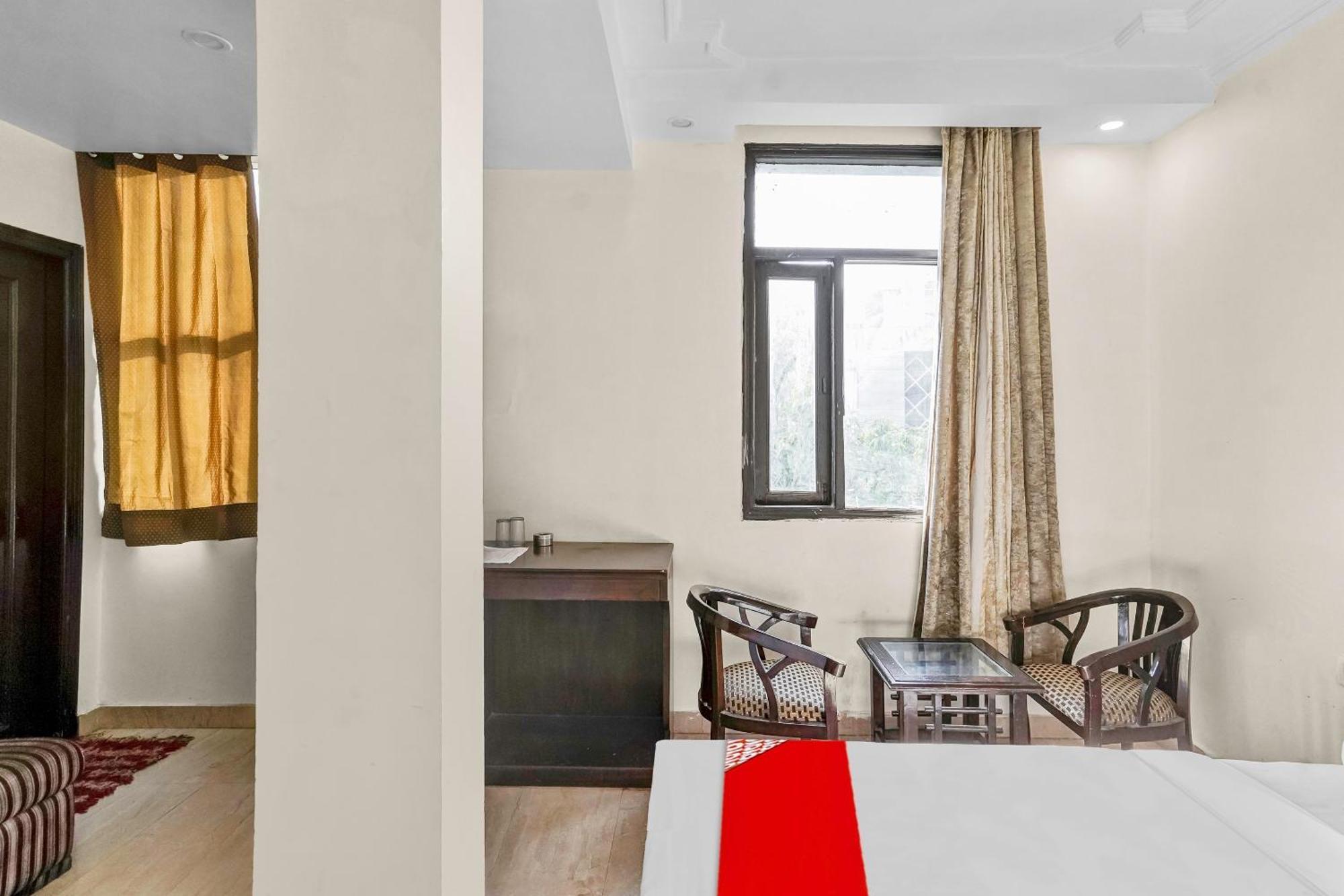 Hotel O Delhi Empire Нью-Дели Экстерьер фото