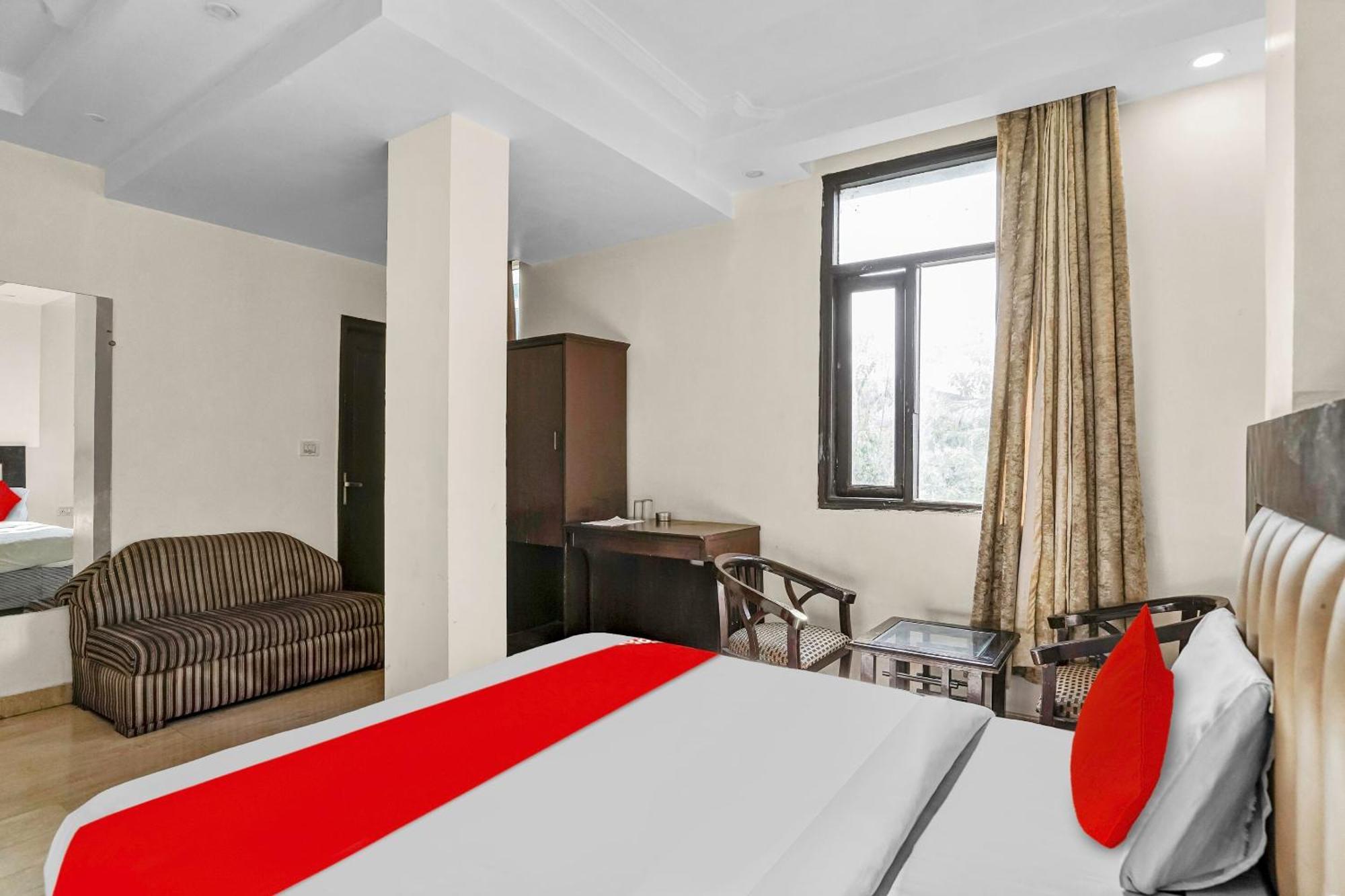Hotel O Delhi Empire Нью-Дели Экстерьер фото
