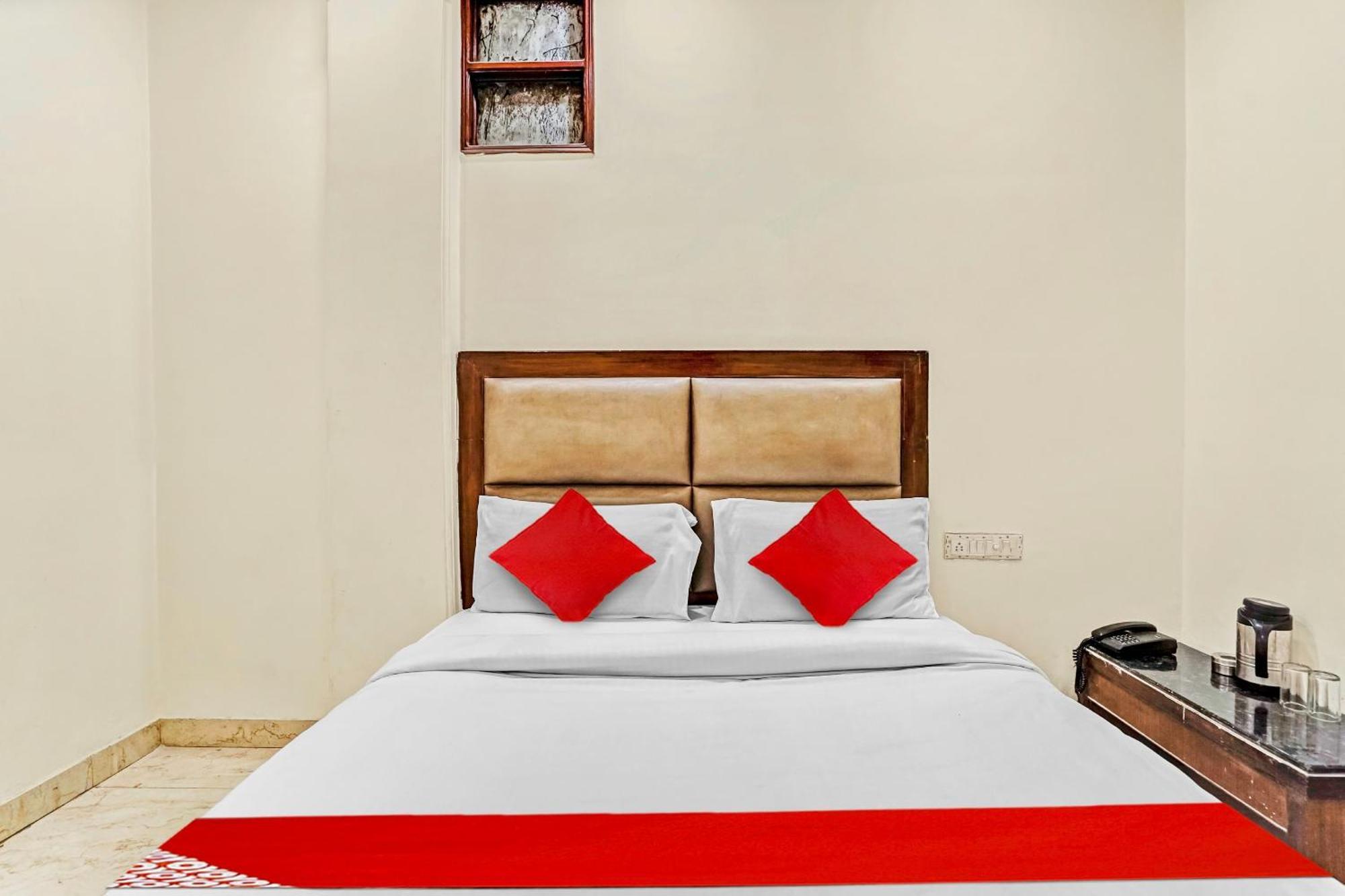 Hotel O Delhi Empire Нью-Дели Экстерьер фото